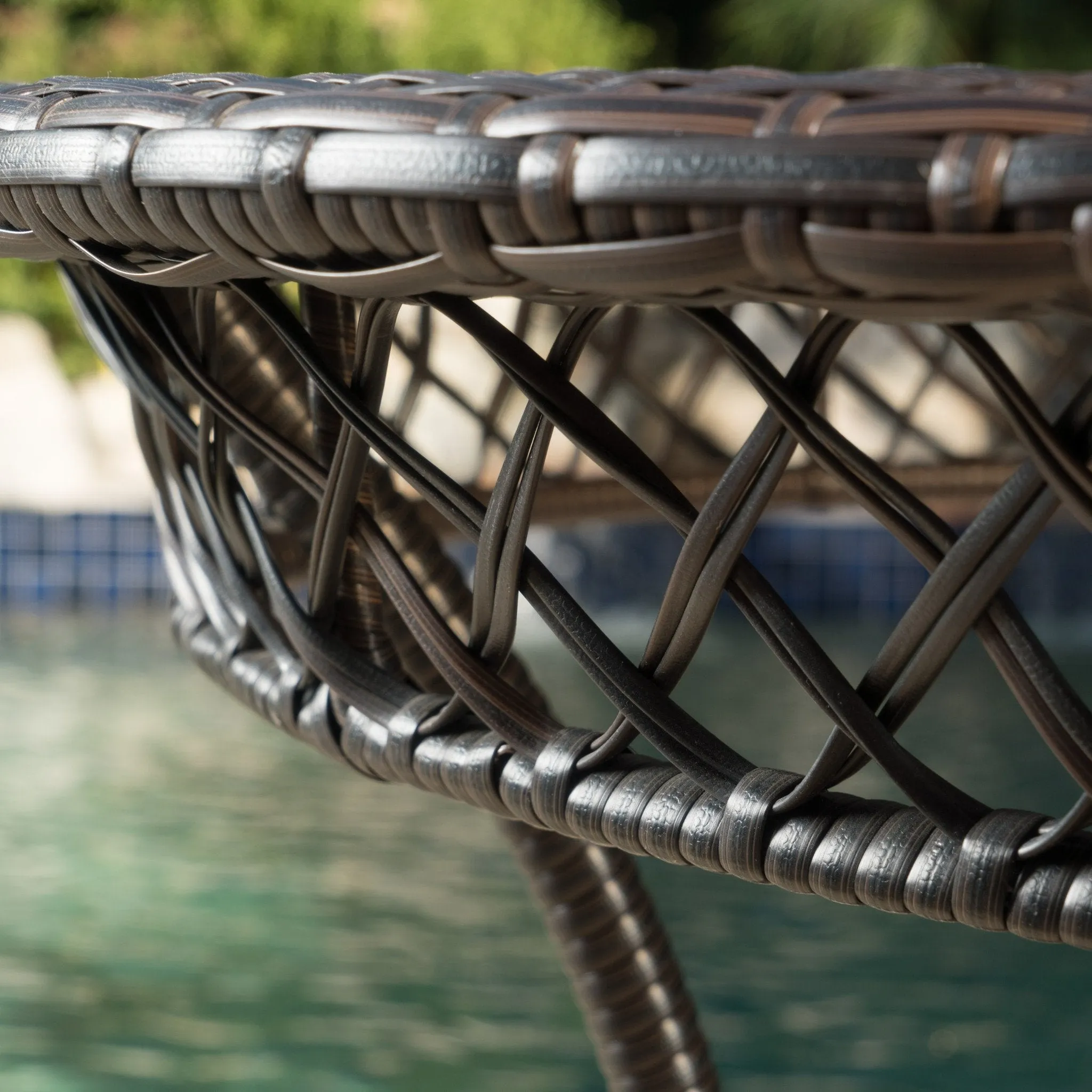 34-inch Round Outdoor Wicker Dining Table - NH225692
