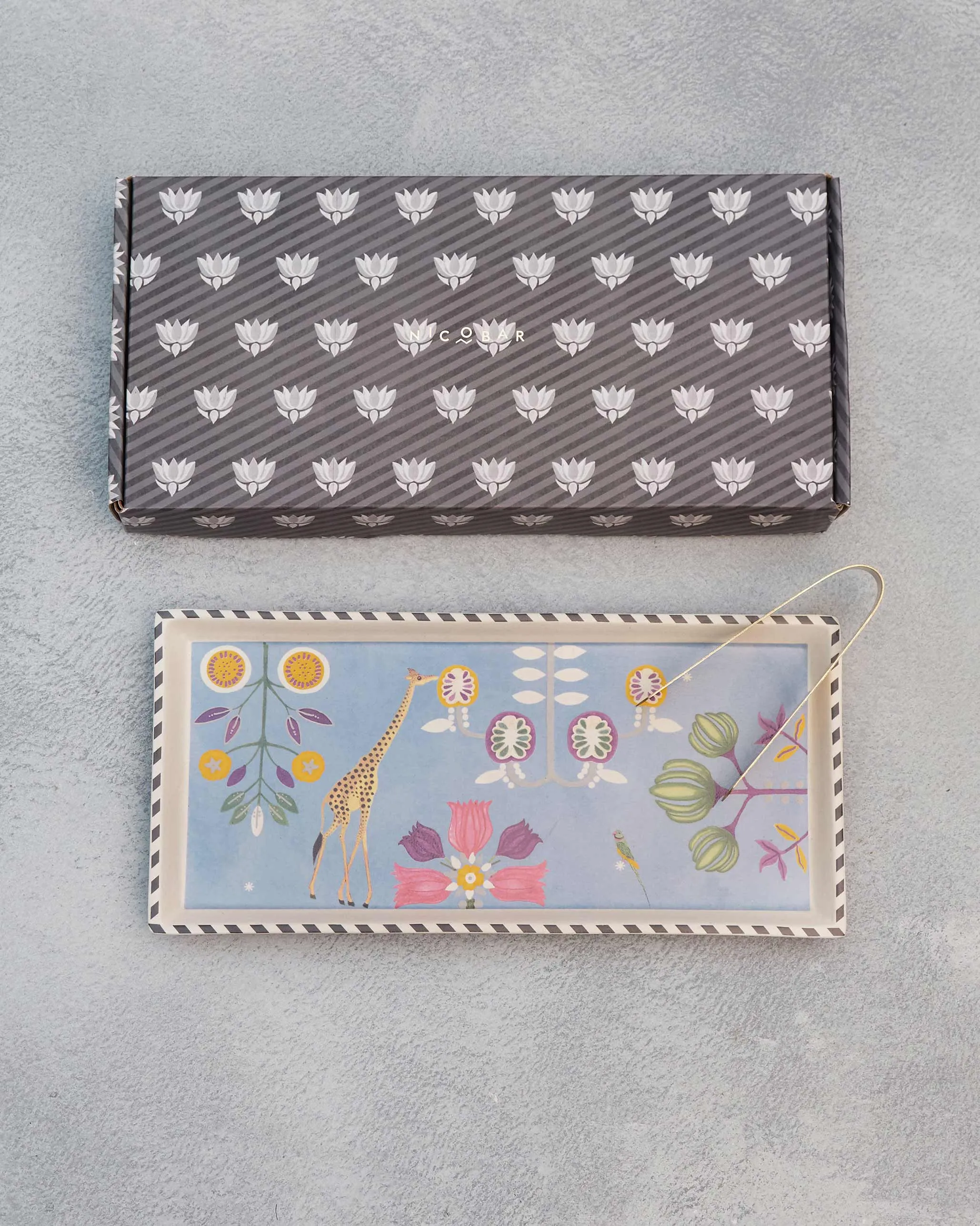 Bahari Cookie Tray with Tong sheet set, pillowcase