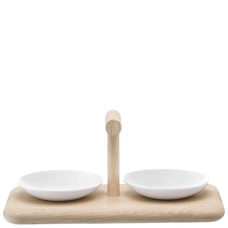 Dine Condiment Set with Oak Base 27cm, White napkin rings, dining placemats