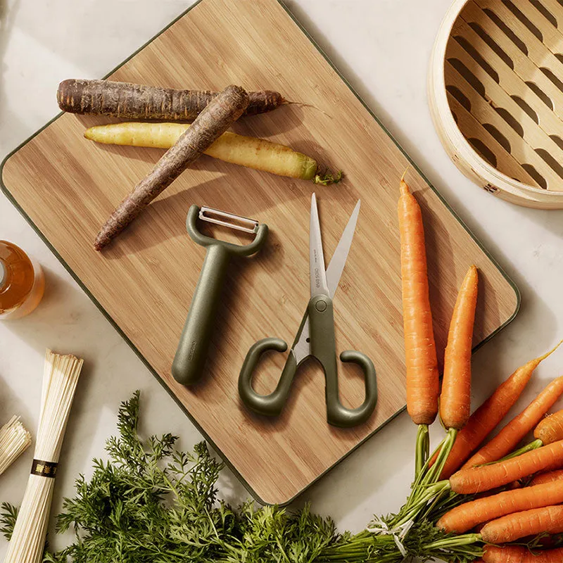 Green Tool Bamboo Cutting Board, 39 x 28cm