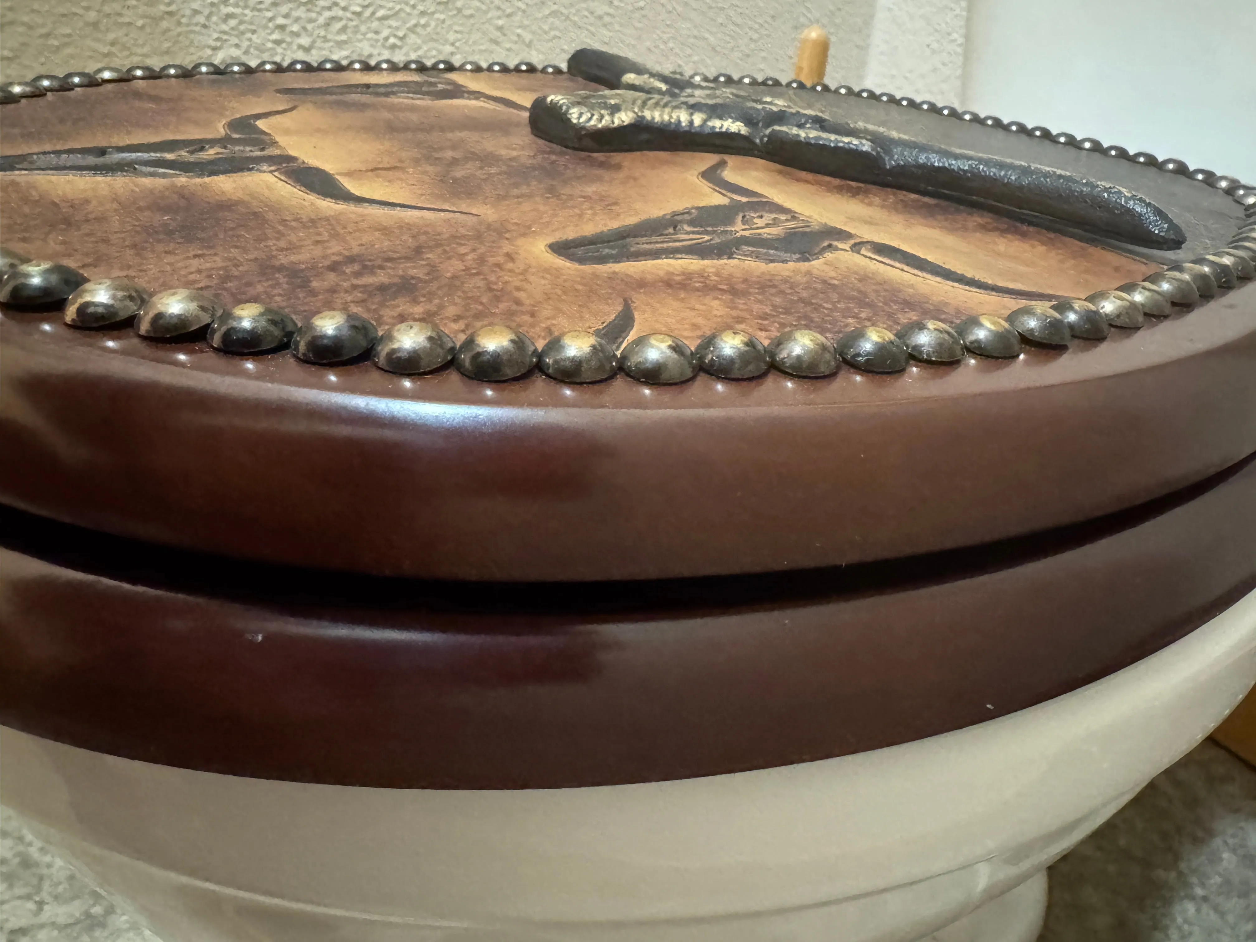 Longhorn & Leather Deco Toilet Seat