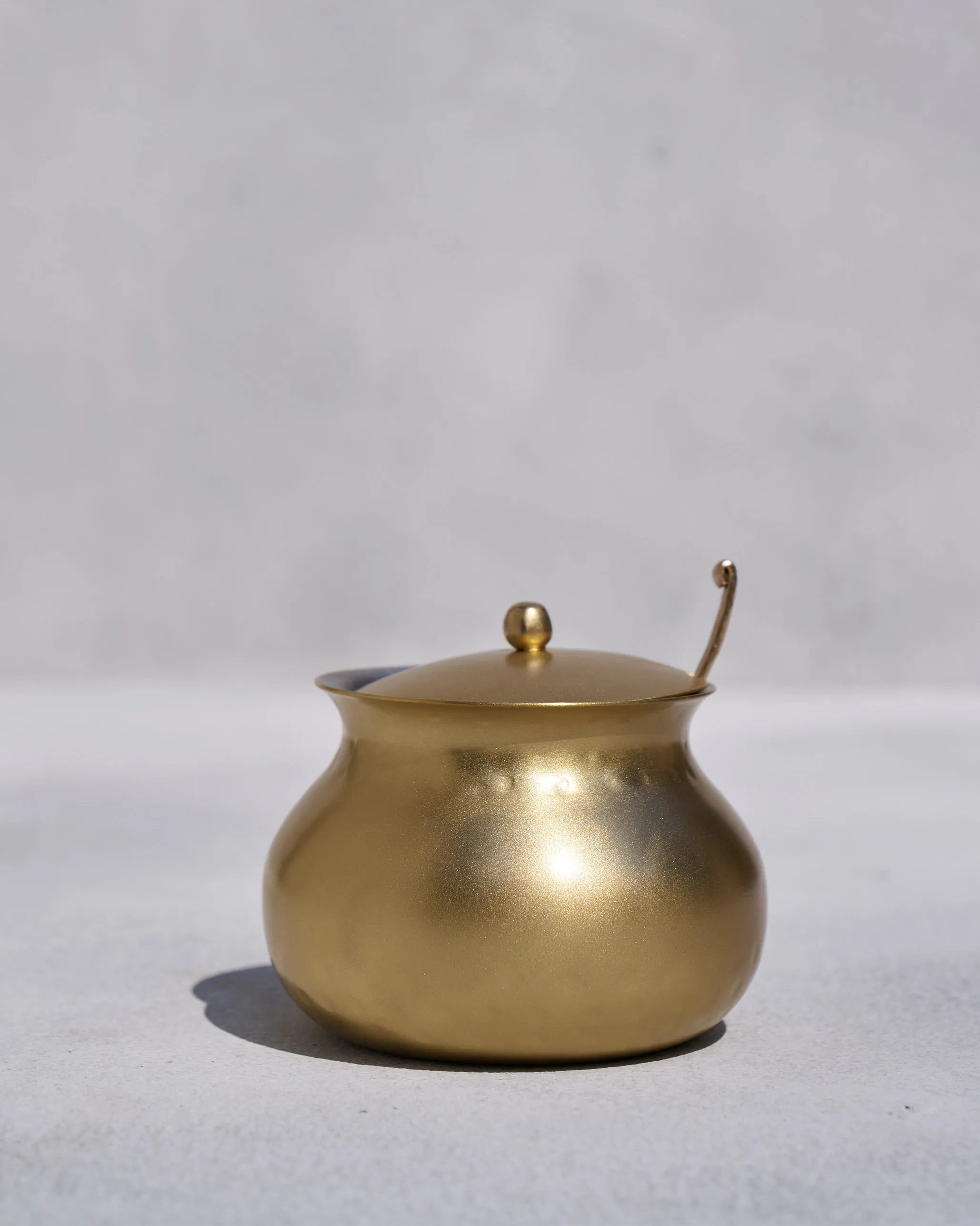 Madhu Ghee Pot With Ladle sheet set, pillowcase