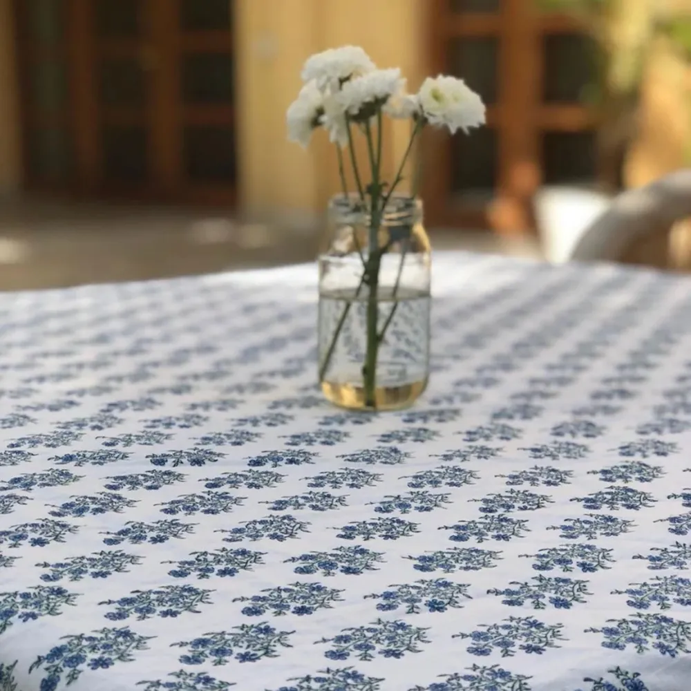 Mayo Flowers Tablecloth, 150 x 225cm, Green & Blue