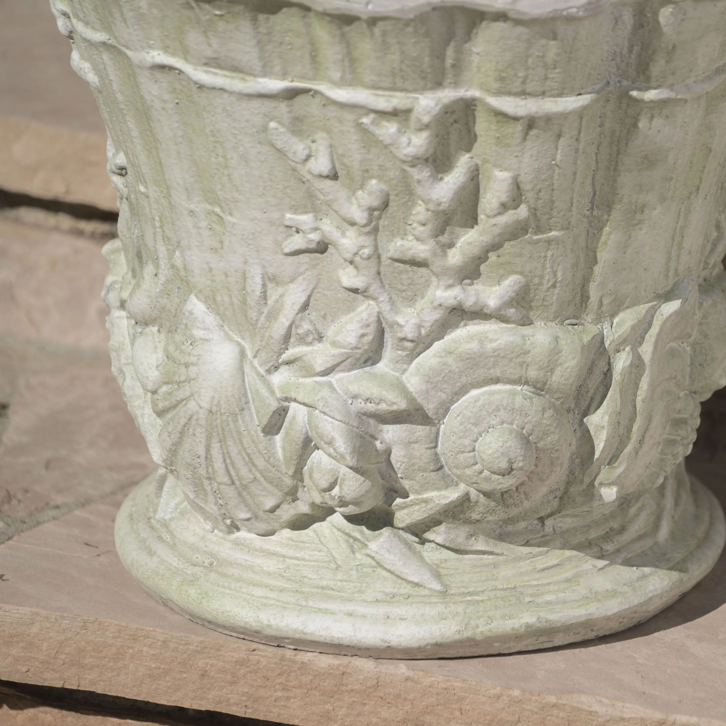 Outdoor Antique Light Weight Concrete Urn - NH460403