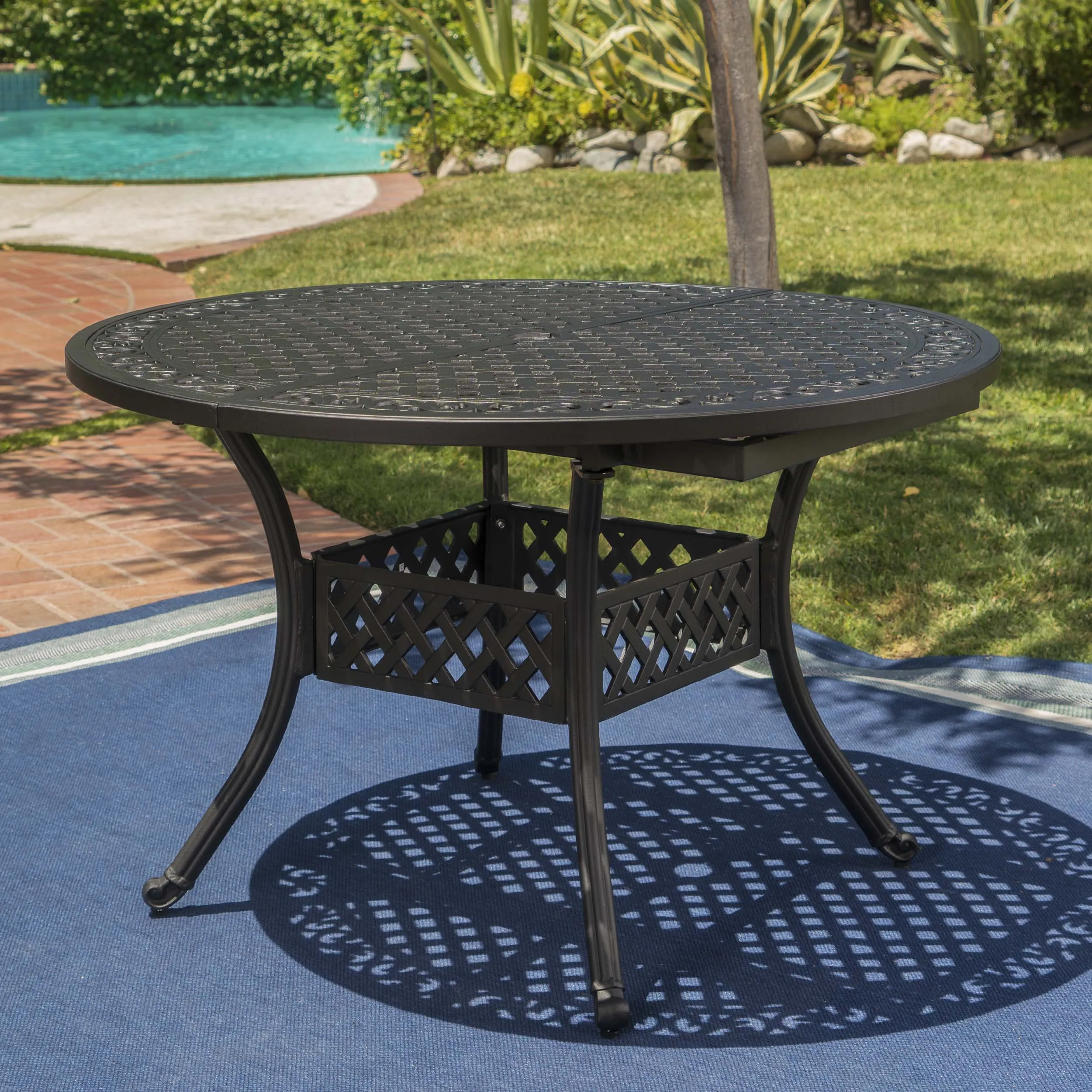 Outdoor Expandable Aluminum Dining Table - NH372103