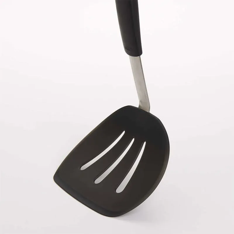 Silicone flexible pancake turner
