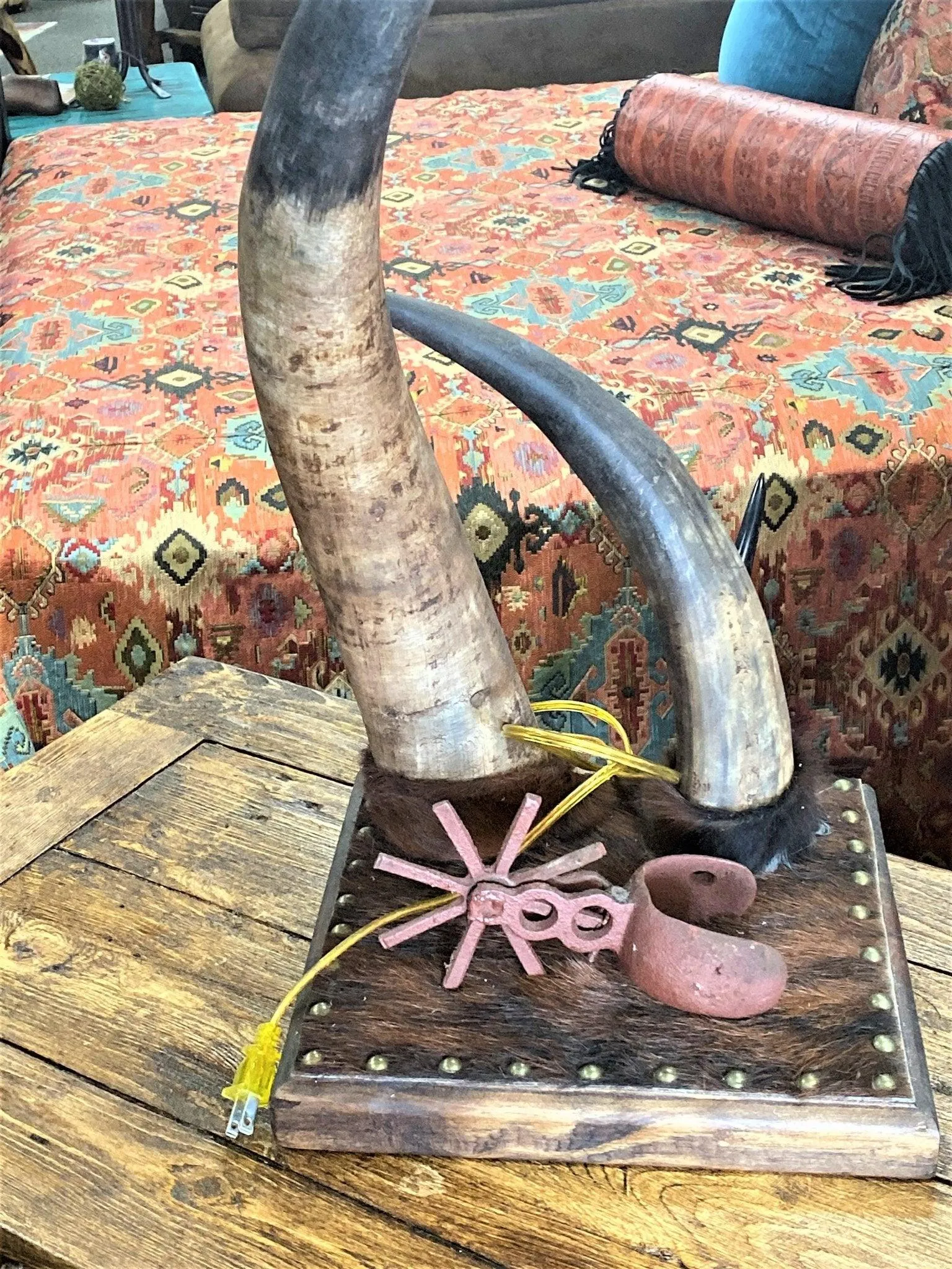Western Steer Horn Table Lamp