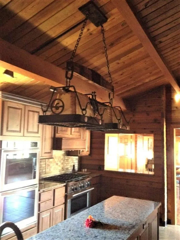 Wyoming Bronc Western Island Light